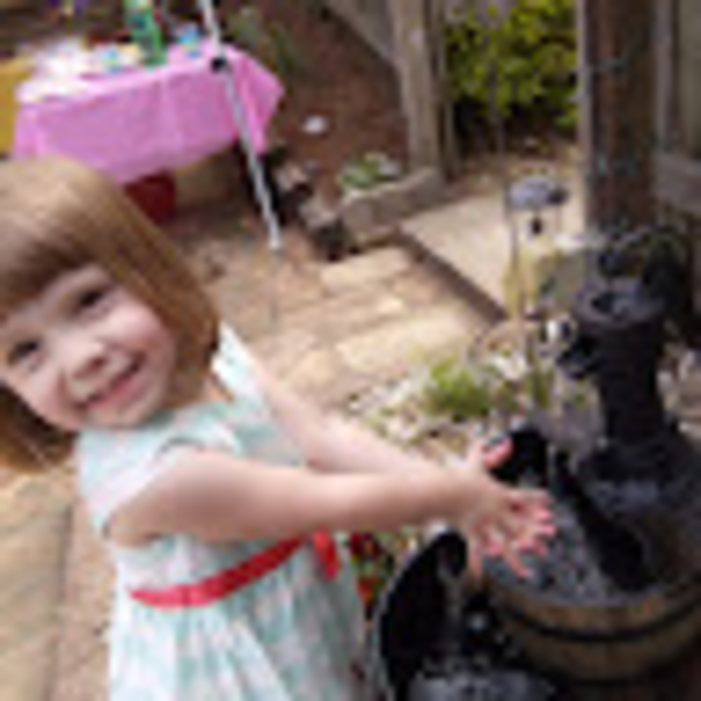 Meet your Posher, Jennifer